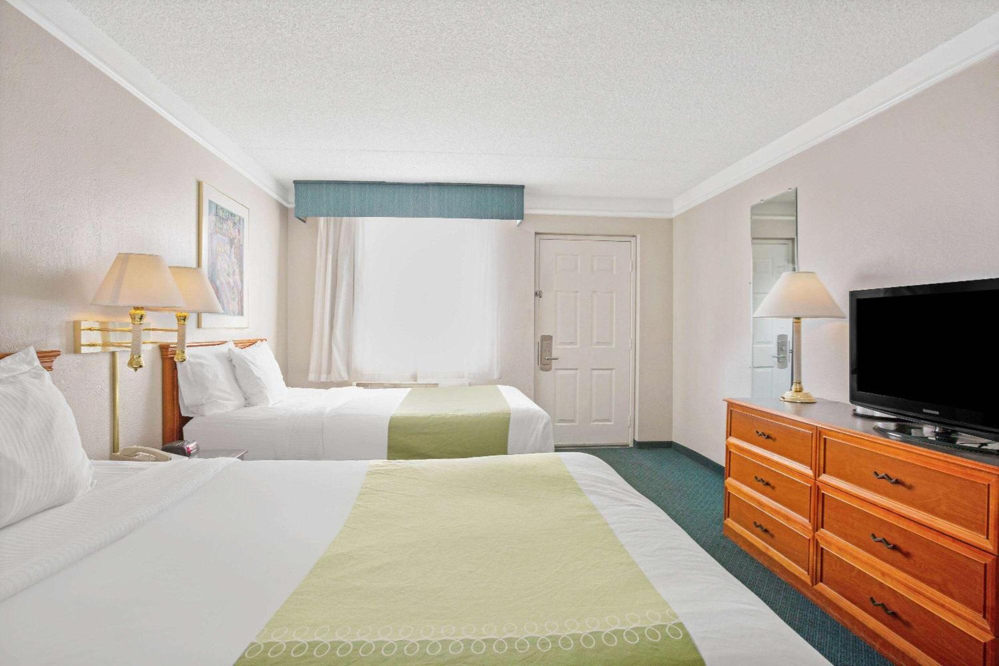La Quinta Inn By Wyndham Reno Exterior photo