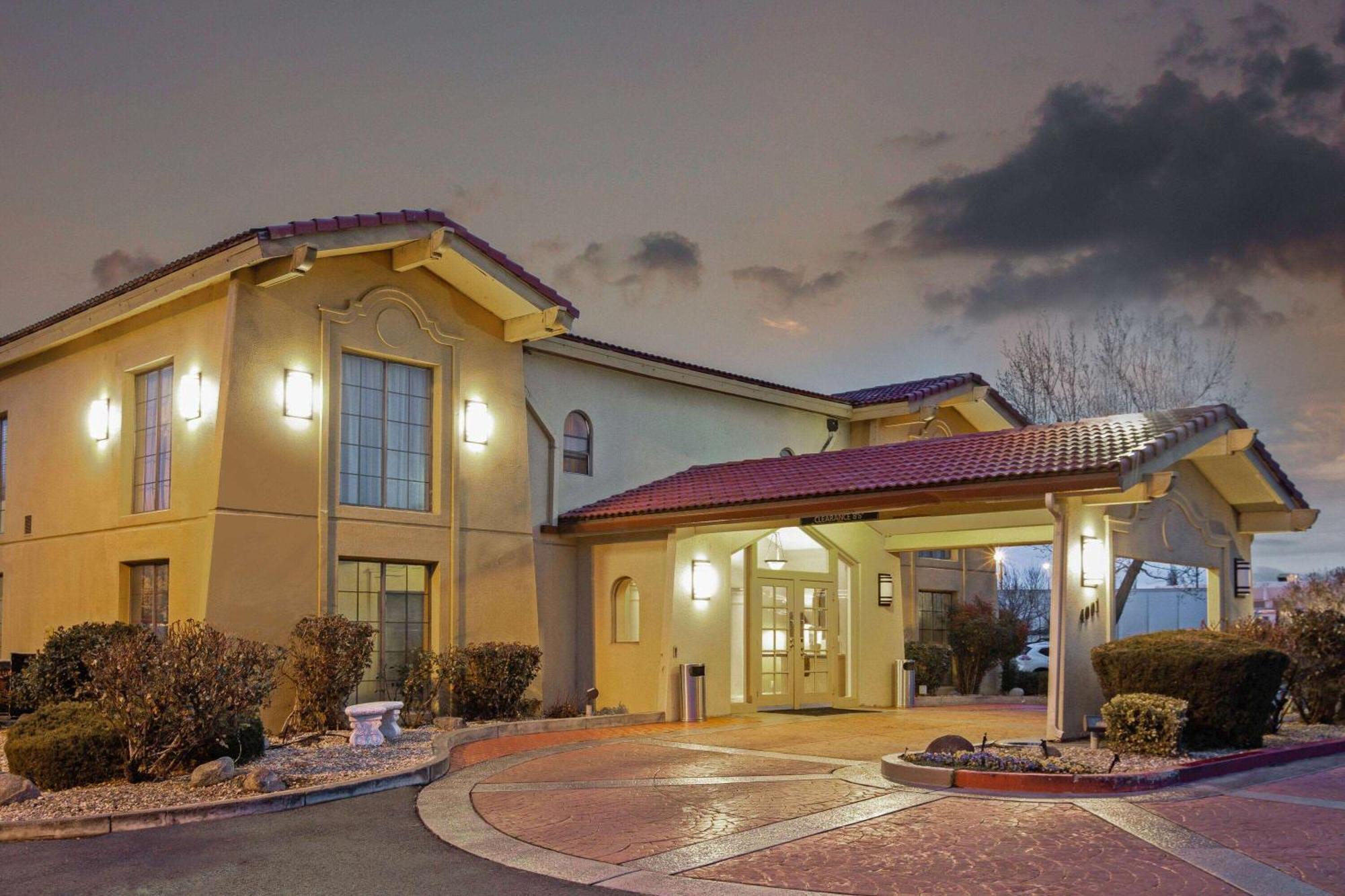 La Quinta Inn By Wyndham Reno Exterior photo